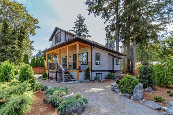 Sold in 10 Days: The "Perfect Price" Strategy - The biggest fear for many sellers is having their home sit on the market for months, requiring endless cleanups for showings that go nowhere.

The Goal: This client needed a fast sale but refused to give their home away. They wanted fair market value without the waiting game.

The Strategy: Instead of 'testing the market' with an inflated price (which leads to stale listings), we used our local data to pinpoint the exact 'sweet spot' price. We combined this with high-impact photography to drive immediate traffic.

The Result: We generated serious offers immediately. The home sold in just 10 days for 99% of the list price.

The Takeaway: Accurate pricing + Pro marketing = Fast Sale. Want to know your home's 'Sweet Spot' price? Ask us for a valuation.