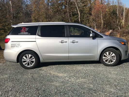 Airport Transportation Services - At Smart Ride, Inc., we offer transportation to and from Baltimore-Washington (BWI), Dulles International (IAD), and Reagan National (DCA) airports. We also get you to and from Baltimore Penn Station, Union Station in Washington, DC, (WAS), BWI Thurgood Marshall Airport (BWI), and the area Metro stations.

Choose us for affordable flat rate fees for airport and train station transportation. We base our rates on the pickup and drop-off location, your requested time of travel, and the size of your party. For larger parties or parties traveling with unusual luggage, make us aware when you make your reservation.