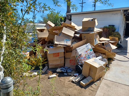 Junk Removal & Hauling - With our nine years serving the area of Los Angeles, we are the most capable hauling company for your residential or commercial project. We have what it takes to handle any size of debris, junk, or trash within your property. Our trained specialists, along with our high-standard equipment, ensure efficient, fast, and reliable services. In addition, we offer the most competitive rates in the metro. Allow the most credible hauling company in Downey to take care of your disposal needs. Book an appointment today! Junk Removal & Hauling - With our nine years serving the area of Los Angeles, we are the most capable hauling company for your residential or commercial project. We have what it takes to handle any size of debris, junk, or trash within your property. Our trained specialists, along with our high-standard equipment, ensure efficient, fast, and reliable services. In addition, we offer the most competitive rates in the metro. Allow the most credible hauling company in Downey to take care of your disposal needs. Book an appointment today!