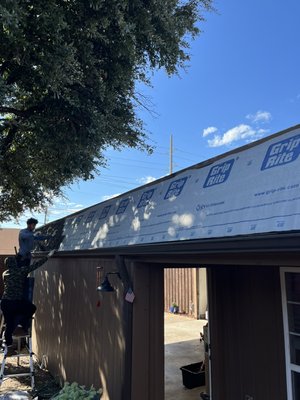 Small job upgrading the old shingles on this flat roof townhome. Keeping up the curb appeal! - The removal of the old shingles and underlayment, inspection of the decking and installation was completed with in one day. Complete with hauling off old debris and protected with a warranty. Guaranteed the work we do is top notch. Should an issue arise, we are always available after the sale to assist at no cost. Small job upgrading the old shingles on this flat roof townhome. Keeping up the curb appeal! - The removal of the old shingles and underlayment, inspection of the decking and installation was completed with in one day. Complete with hauling off old debris and protected with a warranty. Guaranteed the work we do is top notch. Should an issue arise, we are always available after the sale to assist at no cost.