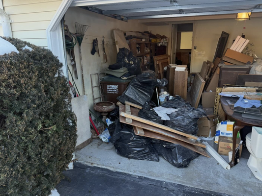 Residential Junk Removal & Dumpster Rolll Off - We provide residential junk removal services to help you get rid of unwanted items in your home. Our team is trained to handle all types of junk and will dispose of it safely and responsibly.
Our team offers a verity of roll-off dumpsters sizes. When you prefer to do the job yourself or need a few days to clear out your home, garage, business or other facility the roll-off dumpster is the way to go. This is also the perfect option for the person that wants to methodically clear the area in need of cleaning. Residential Junk Removal & Dumpster Rolll Off - We provide residential junk removal services to help you get rid of unwanted items in your home. Our team is trained to handle all types of junk and will dispose of it safely and responsibly.
Our team offers a verity of roll-off dumpsters sizes. When you prefer to do the job yourself or need a few days to clear out your home, garage, business or other facility the roll-off dumpster is the way to go. This is also the perfect option for the person that wants to methodically clear the area in need of cleaning.