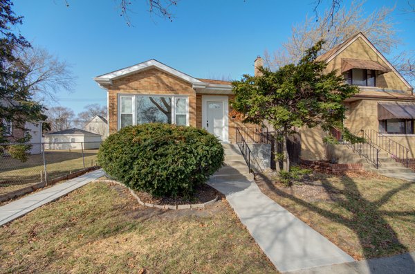 Current Listing: Chicago, IL - 9230 S. Greenwood Ave.
Chicago, IL 60619

https://www.generationhomepro.com/details.php?mls=103&mlsid=12315273