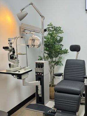 Relaxed eye exam - Taking a relaxed approach during your comprehensive eye exam allows us the time and space to communicate what you’re observing, and it allows me to share what we might want you to pay specific attention to among the many choices in the exam. Before I became an optometrist I could definitely relate to the stress of not knowing how to answer the “which is better, 1 or 2” questions during the exam. I learned that it takes guidance and open communication to get the best results. Double and triple-checking the close calls also helps you feel more comfortable in the final prescription. That’s a luxury in optometry offices, and it’s what separates the art of a glasses exam from the science behind the scenes. We can work with your prescription and your goals to optimize the clarity of your vision and balance that with your overall visual comfort. We’re here to listen! Relaxed eye exam - Taking a relaxed approach during your comprehensive eye exam allows us the time and space to communicate what you’re observing, and it allows me to share what we might want you to pay specific attention to among the many choices in the exam. Before I became an optometrist I could definitely relate to the stress of not knowing how to answer the “which is better, 1 or 2” questions during the exam. I learned that it takes guidance and open communication to get the best results. Double and triple-checking the close calls also helps you feel more comfortable in the final prescription. That’s a luxury in optometry offices, and it’s what separates the art of a glasses exam from the science behind the scenes. We can work with your prescription and your goals to optimize the clarity of your vision and balance that with your overall visual comfort. We’re here to listen!