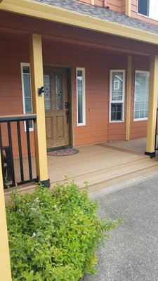 Small deck in Vancouver, WA - Small decks are just as important as the large decks. This patio needed repair and we saved the homeowner a lot of money by using his existing frame. Timbertech Pro Reserve with aluminum rails and matching drink rail. Small deck in Vancouver, WA - Small decks are just as important as the large decks. This patio needed repair and we saved the homeowner a lot of money by using his existing frame. Timbertech Pro Reserve with aluminum rails and matching drink rail.