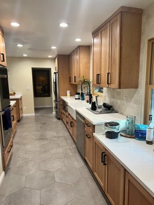 Light Maple Shaker - This beautiful remodel with light maple shaker cabinets turned out perfect! Light Maple Shaker - This beautiful remodel with light maple shaker cabinets turned out perfect!