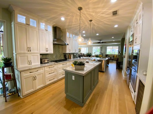 Four Seasons Kitchen Renovation - This beautiful kitchen renovation and flooring project not only is beautiful, but personalized the space for this client. Pretty isn't it? Four Seasons Kitchen Renovation - This beautiful kitchen renovation and flooring project not only is beautiful, but personalized the space for this client. Pretty isn't it?