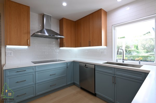 Kitchen Remodeling - This kitchen is different! This kitchen is everything! This kitchen is a dream! The colors, the lights, the floors… No more caption needed for a kitchen this pretty! 💙 Kitchen Remodeling - This kitchen is different! This kitchen is everything! This kitchen is a dream! The colors, the lights, the floors… No more caption needed for a kitchen this pretty! 💙