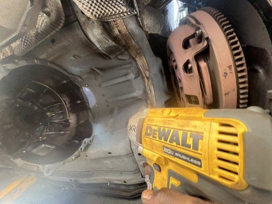 toyota tacoma clutch replacement - this job was done on a tacoma with 180,000 miles on the original clutch toyota tacoma clutch replacement - this job was done on a tacoma with 180,000 miles on the original clutch