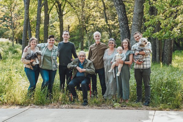 Family Photoshoot at Jensen Botanical Garden - A large family photoshoot with 4 generations.