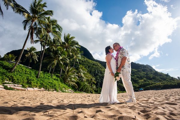 Kauai Tunnels Elopement in Italian - Tunnels Beach in Kauai provided a stunning backdrop for this wedding in Italian. Tunnels Beach a Kauai a offerto un sfondo bellissimo per questo matrimony. Kauai Tunnels Elopement in Italian - Tunnels Beach in Kauai provided a stunning backdrop for this wedding in Italian. Tunnels Beach a Kauai a offerto un sfondo bellissimo per questo matrimony.