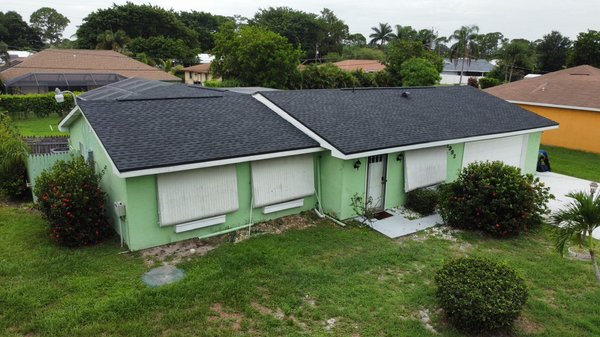 GAF Charcoal Grey in Port St. Lucie - GAF Timberline HDZ - Charcoal Grey color GAF Charcoal Grey in Port St. Lucie - GAF Timberline HDZ - Charcoal Grey color