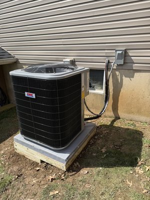 High efficiency AC System - Just completed a new high efficiency air conditioner system for a customer in Coatsville. He is ecstatic with how clean the install looks and couldn’t be happier with how quiet the unit operates! Our team knocked this one out of the park!!
Call or message for your free quote today
Cell - 302-584-8646
Jon@radhomeshvac.com