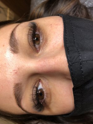 Hybrid lashes! - Check out this beautiful set of hybrid lashes!