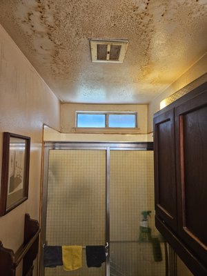 Bathroom Deep Clean - This deep clean was done in the master bathroom. Client requested to remove the heavy smoke stains as best as we could to prepare for a remodel. Bathroom Deep Clean - This deep clean was done in the master bathroom. Client requested to remove the heavy smoke stains as best as we could to prepare for a remodel.