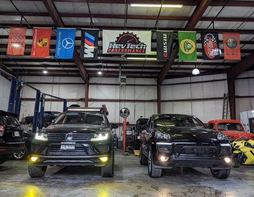 VW Touareg / Porsche Cayenne lift kit installations - We install lift kits for most SUV's - contact us and get a quote! VW Touareg / Porsche Cayenne lift kit installations - We install lift kits for most SUV's - contact us and get a quote!