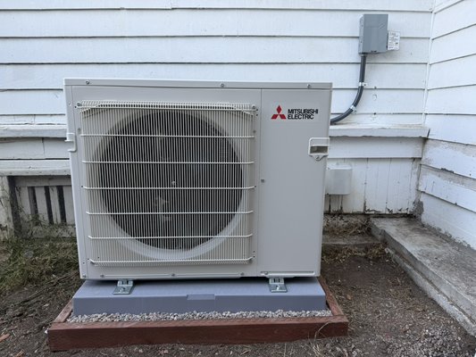 Mitsubishi 4-Zone Mini Split Installation – San Pedro, CA - For this San Pedro home, we installed a Mitsubishi 4-zone mini-split system to deliver personalized comfort, energy efficiency, and long-term reliability. Each room can be controlled independently, allowing the homeowner to enjoy the perfect temperature where and when it’s needed. With built-in Wi-Fi connectivity and Mitsubishi’s proven performance, this system provides both convenience and comfort. We believe every installation should be completed with the same attention to detail and care we would expect in our own homes. Mitsubishi 4-Zone Mini Split Installation – San Pedro, CA - For this San Pedro home, we installed a Mitsubishi 4-zone mini-split system to deliver personalized comfort, energy efficiency, and long-term reliability. Each room can be controlled independently, allowing the homeowner to enjoy the perfect temperature where and when it’s needed. With built-in Wi-Fi connectivity and Mitsubishi’s proven performance, this system provides both convenience and comfort. We believe every installation should be completed with the same attention to detail and care we would expect in our own homes.