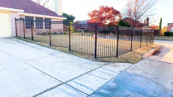 New Iron Fence 5ft tall - Custom Decorative Style - This is a beautiful Custom Design Iron Fence 5ft tall. All of our Iron Fences we install are all galvanized prior to the Black powder coating process which greatly decreases rust over many years to give a beautiful looking Fence that will last for many years. New Iron Fence 5ft tall - Custom Decorative Style - This is a beautiful Custom Design Iron Fence 5ft tall. All of our Iron Fences we install are all galvanized prior to the Black powder coating process which greatly decreases rust over many years to give a beautiful looking Fence that will last for many years.