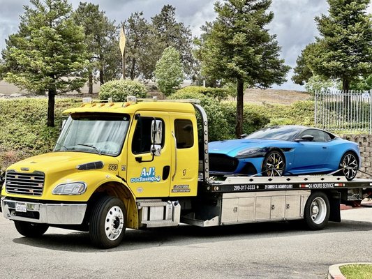 AJ’s Towing - Towing & Roadside Assistance Services - AJ’s Towing provides professional 24/7 towing and roadside assistance services throughout the Sacramento area. We handle light-, medium-, and heavy-duty towing, commercial trucks, motorhomes, trailers, equipment, vehicle recovery, and roadside services such as jump starts, tire changes, fuel delivery, and lockouts. Our goal is to provide customers, businesses, and agencies with fast, safe, reliable, and professional service using experienced drivers and properly equipped tow trucks.