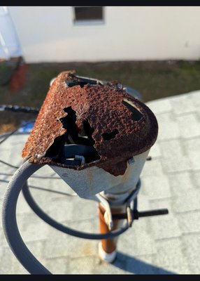 Mast replacement - Our customer in Venice Florida called us because she was experiencing flickering lights-we discovered she needed a new service due to corrosion and buzzing in her outdated electrical panel