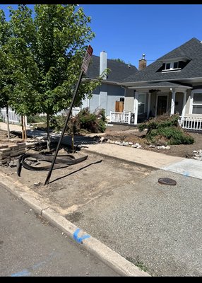 Landscape, Hardscape Pros - Before and after pictures of customers front yard. Landscape, Hardscape Pros - Before and after pictures of customers front yard.