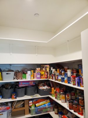 Pantry shelf - Installing an additional shelf on all 3 walls of the pantry.