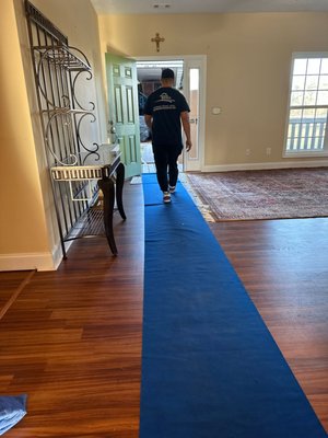 New Jersey Local Moving - If you're planning a move within the state of New Jersey, Monroe Moving Pro is here to make it easy for you. Our team of experienced local movers will handle all aspects of your move, from packing and loading to transportation and unloading. We understand that moving can be stressful, so we strive to make the process as smooth and stress-free as possible. We understand that your belongings are important to you, which is why we offer full insurance coverage for all of our moves. With Monroe Moving Pro, you can have peace of mind knowing that your belongings are in good hands. New Jersey Local Moving - If you're planning a move within the state of New Jersey, Monroe Moving Pro is here to make it easy for you. Our team of experienced local movers will handle all aspects of your move, from packing and loading to transportation and unloading. We understand that moving can be stressful, so we strive to make the process as smooth and stress-free as possible. We understand that your belongings are important to you, which is why we offer full insurance coverage for all of our moves. With Monroe Moving Pro, you can have peace of mind knowing that your belongings are in good hands.