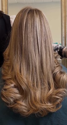 Pavlina - Creative and detail-oriented professional specializing in modern coloring techniques, including balayage, foilyage, and dimensional highlights. Passionate about enhancing natural beauty through customized styles tailored to each client’s unique features and lifestyle. Skilled in precision cutting, color correction, and delivering vibrant, healthy results that exceed client expectations. Committed to ongoing education and the latest trends in the industry. Pavlina - Creative and detail-oriented professional specializing in modern coloring techniques, including balayage, foilyage, and dimensional highlights. Passionate about enhancing natural beauty through customized styles tailored to each client’s unique features and lifestyle. Skilled in precision cutting, color correction, and delivering vibrant, healthy results that exceed client expectations. Committed to ongoing education and the latest trends in the industry.