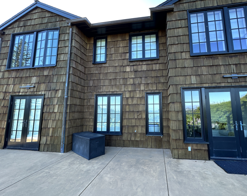 Full Home Window Cleaning in Mill Valley - Let your windows sparkle like diamonds with our window cleaning wizards! Our team of shine shamans worked their magic, banishing streaks and smudges with a flick of the wrist (okay, maybe just a squeegee). Say goodbye to cloudy views and hello to clarity and brightness. Your home will shine brighter than a wizard's wand! Full Home Window Cleaning in Mill Valley - Let your windows sparkle like diamonds with our window cleaning wizards! Our team of shine shamans worked their magic, banishing streaks and smudges with a flick of the wrist (okay, maybe just a squeegee). Say goodbye to cloudy views and hello to clarity and brightness. Your home will shine brighter than a wizard's wand!