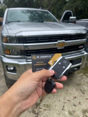 2017 Chevy Silverado 3500 – Car Unlock & New Key - We assisted a customer with a 2017 Chevrolet Silverado 3500 after they were locked out of the truck and had lost the only key. Our technician performed a safe, damage-free unlock and then cut and programmed a brand-new transponder key along with a remote. The customer was back on the road the same day. We provide same-day key replacement and programming for most vehicle makes and models — call us for a free cost estimate. 2017 Chevy Silverado 3500 – Car Unlock & New Key - We assisted a customer with a 2017 Chevrolet Silverado 3500 after they were locked out of the truck and had lost the only key. Our technician performed a safe, damage-free unlock and then cut and programmed a brand-new transponder key along with a remote. The customer was back on the road the same day. We provide same-day key replacement and programming for most vehicle makes and models — call us for a free cost estimate.