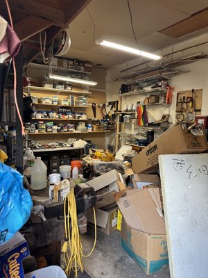 Barn clean up. - This clean-out was done at a barnyard out customer moved out of. Barn clean up. - This clean-out was done at a barnyard out customer moved out of.