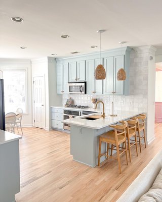 North Mount Pleasant Kitchen Transformation - This customer requested both our Paint and Design service to help bring their kitchen transformation to life! Carolina Custom Paint and Design brings professionalism and premier customer service to every project! Call us today to reserve your complimentary estimate!