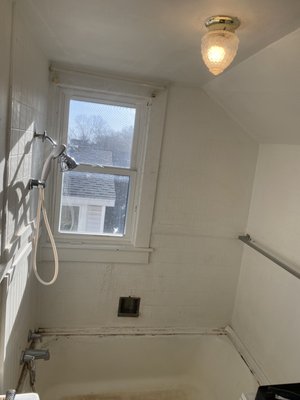 Bathroom/bathtub remodel - This bathroom/bathtub really needed a little bit of TLC. With a little bit of elbow grease some paint and new shower walls. This bathroom is now back to life looking better than ever and another great customer is satisfied. The gratification of this work is what it’s about! Bathroom/bathtub remodel - This bathroom/bathtub really needed a little bit of TLC. With a little bit of elbow grease some paint and new shower walls. This bathroom is now back to life looking better than ever and another great customer is satisfied. The gratification of this work is what it’s about!