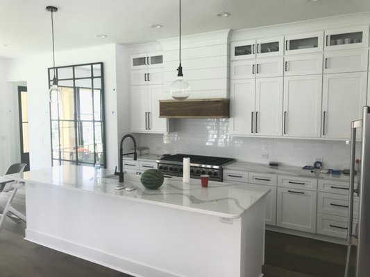 why calacatta quartz is one of the favorites - Calacatta Quartz is used a lot due to its stain and scratch resistant qualities. The quartz has these qualities because it is extremely hard, durable and easy for maintain, giving us the opportunity to use this material in a plethora of places, including bathrooms, kitchens, dining rooms, etc. why calacatta quartz is one of the favorites - Calacatta Quartz is used a lot due to its stain and scratch resistant qualities. The quartz has these qualities because it is extremely hard, durable and easy for maintain, giving us the opportunity to use this material in a plethora of places, including bathrooms, kitchens, dining rooms, etc.