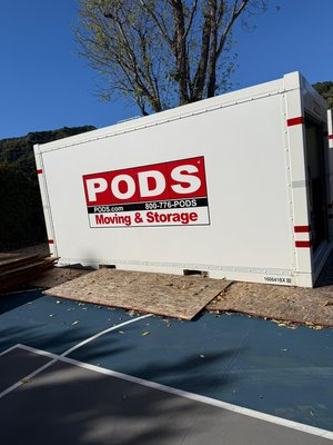 Unloading the POD - Our customer requested only UNLOADING. Our professional team unloaded everything so quick and reassembled some furniture. Let us know if you are moving soon. Unloading the POD - Our customer requested only UNLOADING. Our professional team unloaded everything so quick and reassembled some furniture. Let us know if you are moving soon.