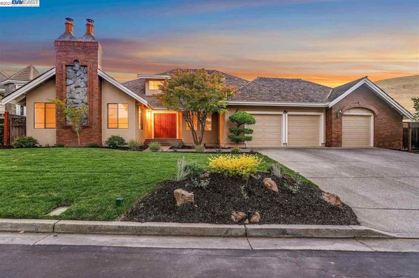 Past Sales - Testimonial from client in Blackhawk:
"I don’t see this kind of performance often. Steve Lacy knows construction,
sales and marketing like no other.
*He gave me three detailed scenarios to upgrade my home.
*He managed all improvements and completed in 6 weeks.
*He sold the location, view and the Blackhawk experience.
I can honestly make this recommendation, as the results are conclusive. We
made our plans and exceeded our goals. If you are thinking about selling your
home, you will be wise in bringing Steve to your planning table.
His performance will match your ultimate plan."
Adrian "Bick" Hohn Past Sales - Testimonial from client in Blackhawk:
"I don’t see this kind of performance often. Steve Lacy knows construction,
sales and marketing like no other.
*He gave me three detailed scenarios to upgrade my home.
*He managed all improvements and completed in 6 weeks.
*He sold the location, view and the Blackhawk experience.
I can honestly make this recommendation, as the results are conclusive. We
made our plans and exceeded our goals. If you are thinking about selling your
home, you will be wise in bringing Steve to your planning table.
His performance will match your ultimate plan."
Adrian "Bick" Hohn