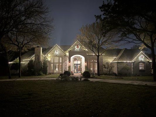 Christmas Light Jobs - Professional installations,clean designs, and a perfect glow ! Christmas Light Jobs - Professional installations,clean designs, and a perfect glow !