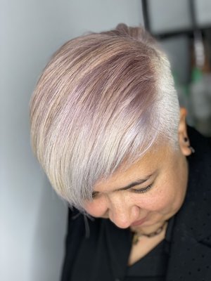 illuminate and champaign tone - this client wanted to be bride and white with a champaign colour on top.