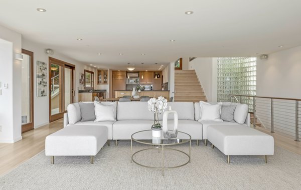 Hillside Estate Staged Oct 2023 - This beautiful view property was meticulously updated and staged to show off its best features! Hillside Estate Staged Oct 2023 - This beautiful view property was meticulously updated and staged to show off its best features!