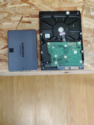 Data Recovery Services - All storage drives, USB flash drives eventually will need to be replaced. Here are different scenarios of damaged, broken, caution storage drives. We highly recommend that you have a backup. Contact us to help with your data backup. We also offer secured backup cloud services. Data Recovery Services - All storage drives, USB flash drives eventually will need to be replaced. Here are different scenarios of damaged, broken, caution storage drives. We highly recommend that you have a backup. Contact us to help with your data backup. We also offer secured backup cloud services.