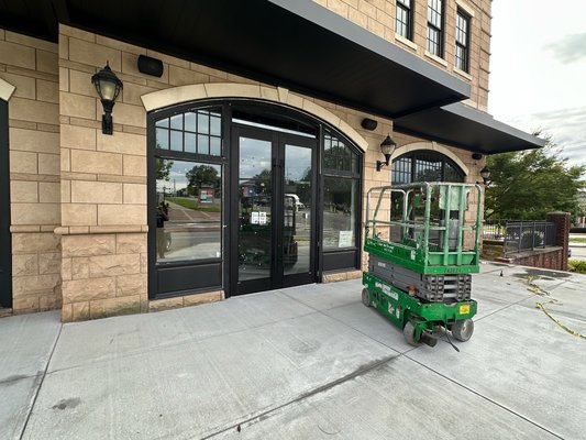 Custom double door in Restaurant town center Suwanee - We carried out this custom double door project to update and mark the entrance to the new restaurant since there was an old door and in bad condition. We do quality work and deliver on time. Property Castellón is your choice in commercial doors, storefront windows and frameless glass shower doors. Custom double door in Restaurant town center Suwanee - We carried out this custom double door project to update and mark the entrance to the new restaurant since there was an old door and in bad condition. We do quality work and deliver on time. Property Castellón is your choice in commercial doors, storefront windows and frameless glass shower doors.