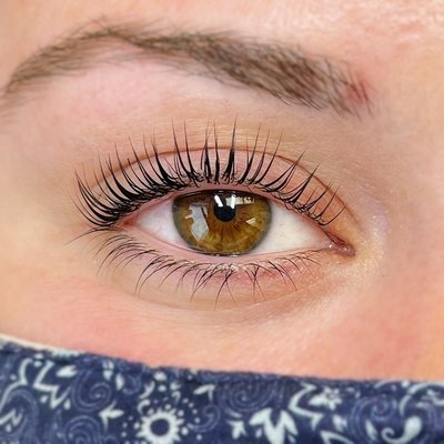 Lash Lifts - A semi-permanent lift & curl lasting 6-8 weeks. Finish with our gentle formulated lash tinting products to achieve the perfect black mascara effect!