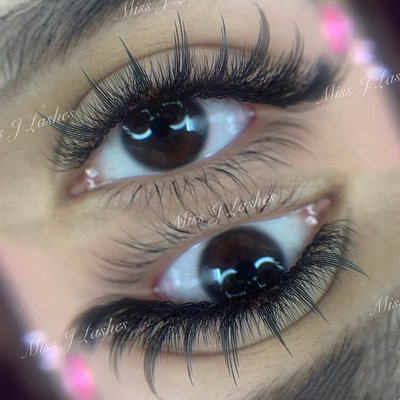 Anime Design - Anime lash extensions are a bold lash style inspired by the dramatic, spiky lashes of anime, manga, and manhua characters. They're made to look wide-eyed and expressive, with carefully placed spikes that create strong contrast and shape. Anime Design - Anime lash extensions are a bold lash style inspired by the dramatic, spiky lashes of anime, manga, and manhua characters. They're made to look wide-eyed and expressive, with carefully placed spikes that create strong contrast and shape.