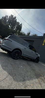 Lincoln Navigator. PPF VINYL TINT - Why Choose Our Car Wrapping Services?
• Premium Quality Materials: We use only the best vinyl wraps to ensure a flawless finish and long-lasting durability.
• Expert Installation: Our skilled technicians have years of experience and take great care to apply your wrap perfectly, with no bubbles or imperfections.
• Custom Designs: From solid colors to intricate designs, we can create a custom wrap that reflects your personal style or business branding.
• Protection and Resale Value: A vinyl wrap not only enhances the look of your car but also protects the original paint, helping to maintain your vehicle’s resale value.
• Affordable and Reversible: Car wraps are a cost-effective alternative to paint jobs and can be easily removed if you decide to change the look again. Lincoln Navigator. PPF VINYL TINT - Why Choose Our Car Wrapping Services?
• Premium Quality Materials: We use only the best vinyl wraps to ensure a flawless finish and long-lasting durability.
• Expert Installation: Our skilled technicians have years of experience and take great care to apply your wrap perfectly, with no bubbles or imperfections.
• Custom Designs: From solid colors to intricate designs, we can create a custom wrap that reflects your personal style or business branding.
• Protection and Resale Value: A vinyl wrap not only enhances the look of your car but also protects the original paint, helping to maintain your vehicle’s resale value.
• Affordable and Reversible: Car wraps are a cost-effective alternative to paint jobs and can be easily removed if you decide to change the look again.