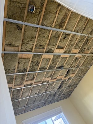 Basement suite Ceiling soundproof - Another soundproof ceiling done right.
Built for a client needing to reduce noise between their legal suite and upstairs living space.
Clean finish, better separation, and a noticeable improvement in comfort.