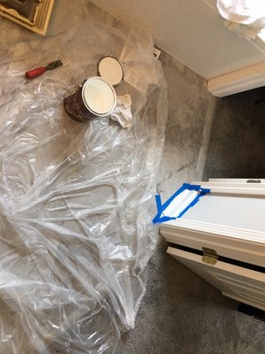 Painting of baseboards - Detailed painting on baseboards Painting of baseboards - Detailed painting on baseboards