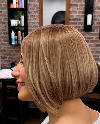 Blonde Bob Transfor - Fresh precision bob with soft blonde highlights ✨ Clean lines, seamless blending, and a smooth finish for an elegant, low-maintenance look. Blonde Bob Transfor - Fresh precision bob with soft blonde highlights ✨ Clean lines, seamless blending, and a smooth finish for an elegant, low-maintenance look.