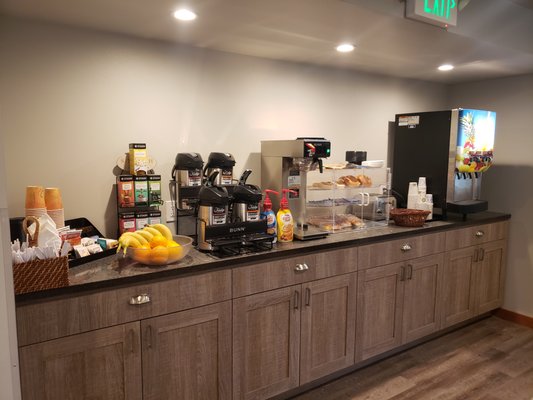 Lobby remodel and expansion - In 2020, we completed the lobby remodel and expansion, which included the addition of a breakfast and business area. Our lobby now includes a beautiful seating area with a fireplace. Our breakfast area is open now, and we offer complimentary Fidalgo Coffee, which we grind onsite and is roasted just down the street from us! Lobby remodel and expansion - In 2020, we completed the lobby remodel and expansion, which included the addition of a breakfast and business area. Our lobby now includes a beautiful seating area with a fireplace. Our breakfast area is open now, and we offer complimentary Fidalgo Coffee, which we grind onsite and is roasted just down the street from us!