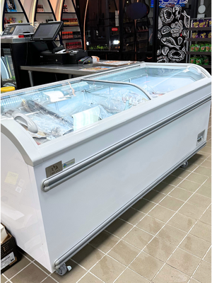 Refrigerator Cleaning Service - Professional refrigerator cleaning service: removing dirt and debris to ensure an efficient appliance. Refrigerator Cleaning Service - Professional refrigerator cleaning service: removing dirt and debris to ensure an efficient appliance.