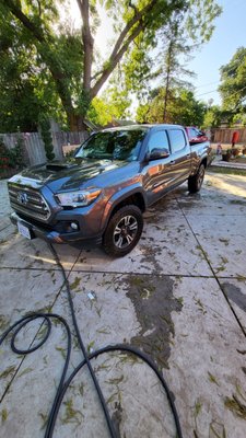 Exterior and exterior detail on this tacoma - A basic wash with a sealant for more gloss and rim and tire cleaning with a interior detail Exterior and exterior detail on this tacoma - A basic wash with a sealant for more gloss and rim and tire cleaning with a interior detail