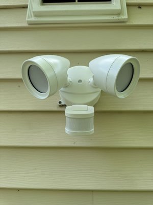 Floodlight installation - Installing a Ring, Blink, Google Nest or other floodlights outside the house on a wall, up to 25 feet height Floodlight installation - Installing a Ring, Blink, Google Nest or other floodlights outside the house on a wall, up to 25 feet height